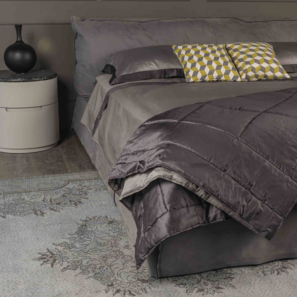 Completo lenzuola luxury in raso 300 fili grigio pietra