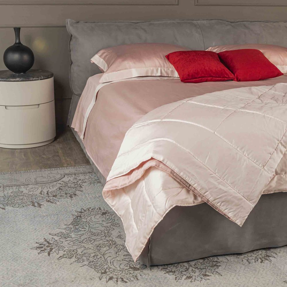 Completo lenzuola luxury in raso 300 fili rosa meilland