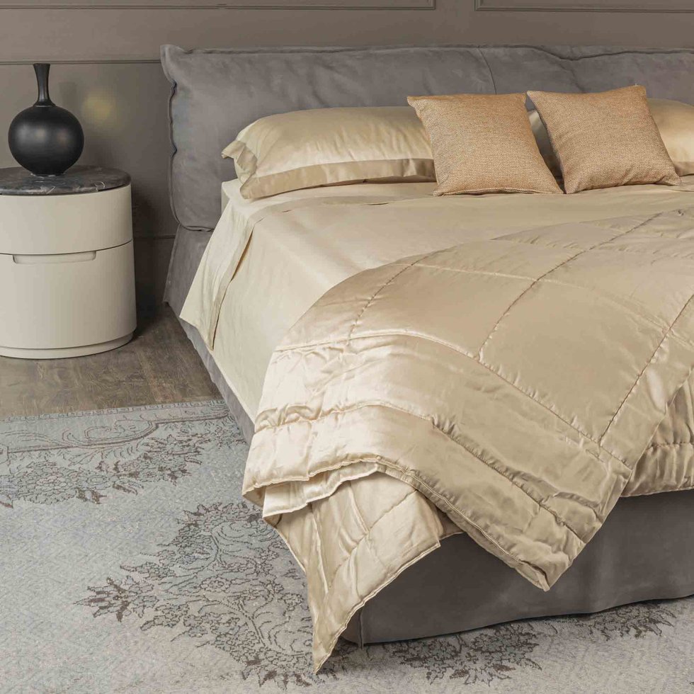 Completo lenzuola luxury in raso 300 fili sabbia